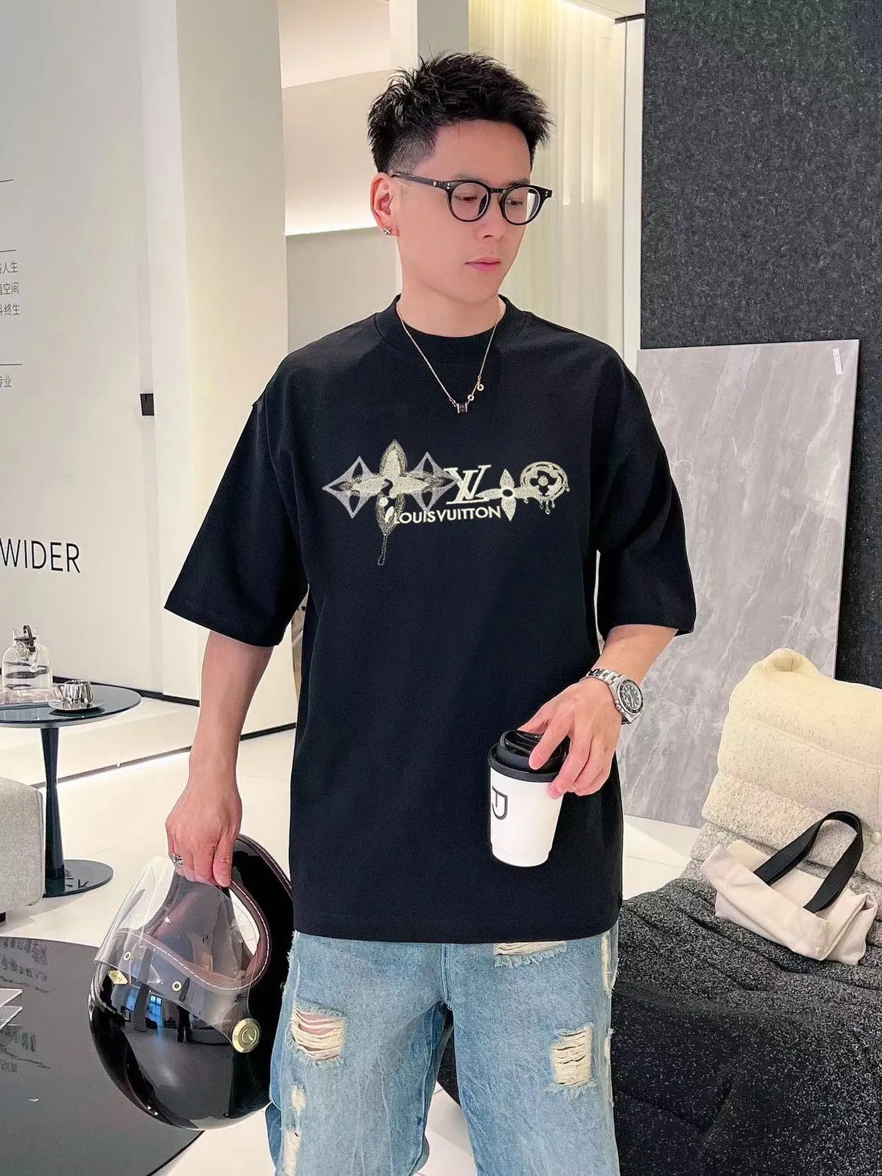 Louis Vuitton/ logo